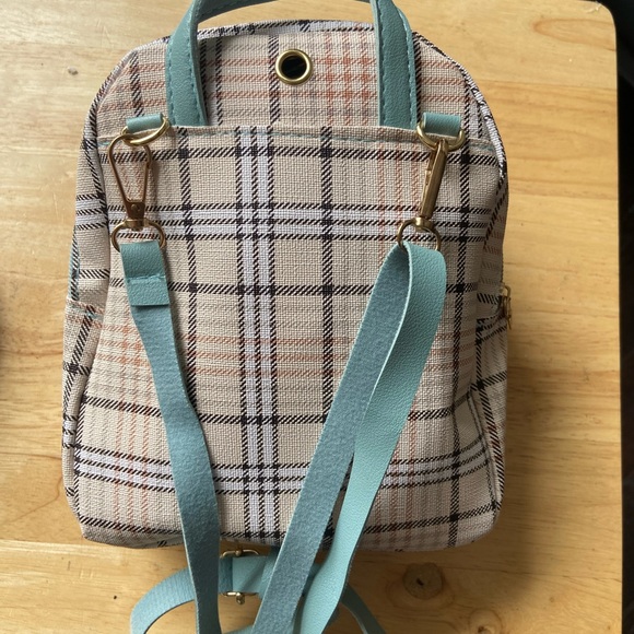 Hello Kitty Mini Backpack - Picture 4 of 7